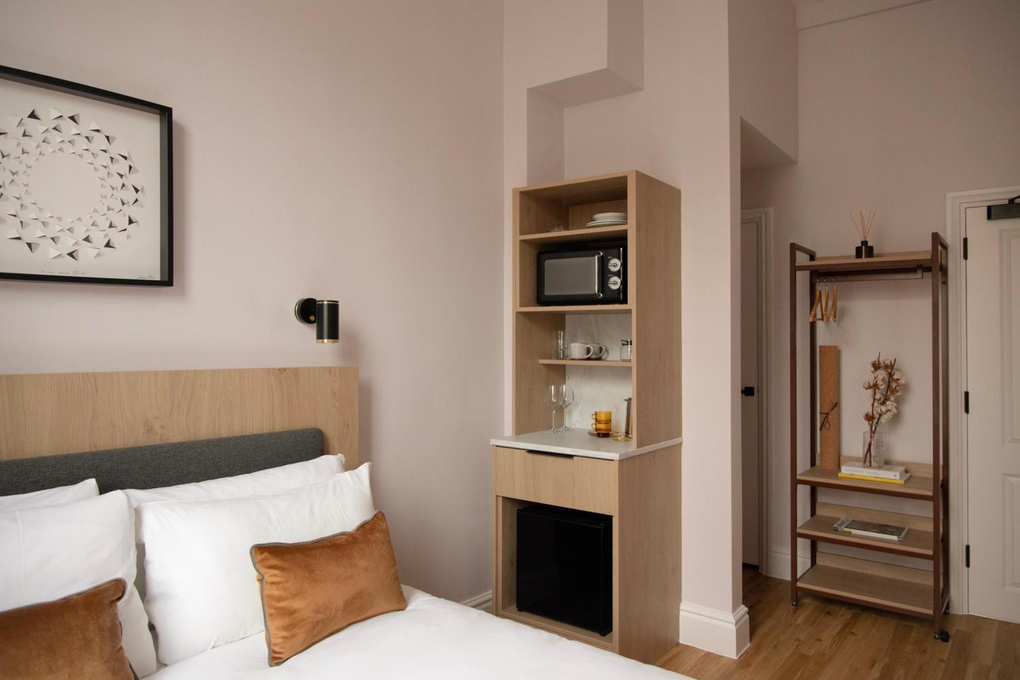 Bob W London Olympia Hotel Bagian luar foto
